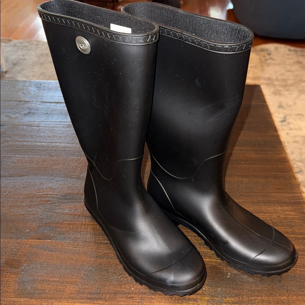NWOT UGG Black Rain Boots with Logo